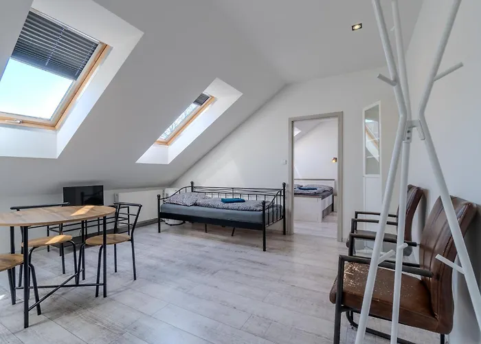 Apartmany Holiday 아파트 오스트라바